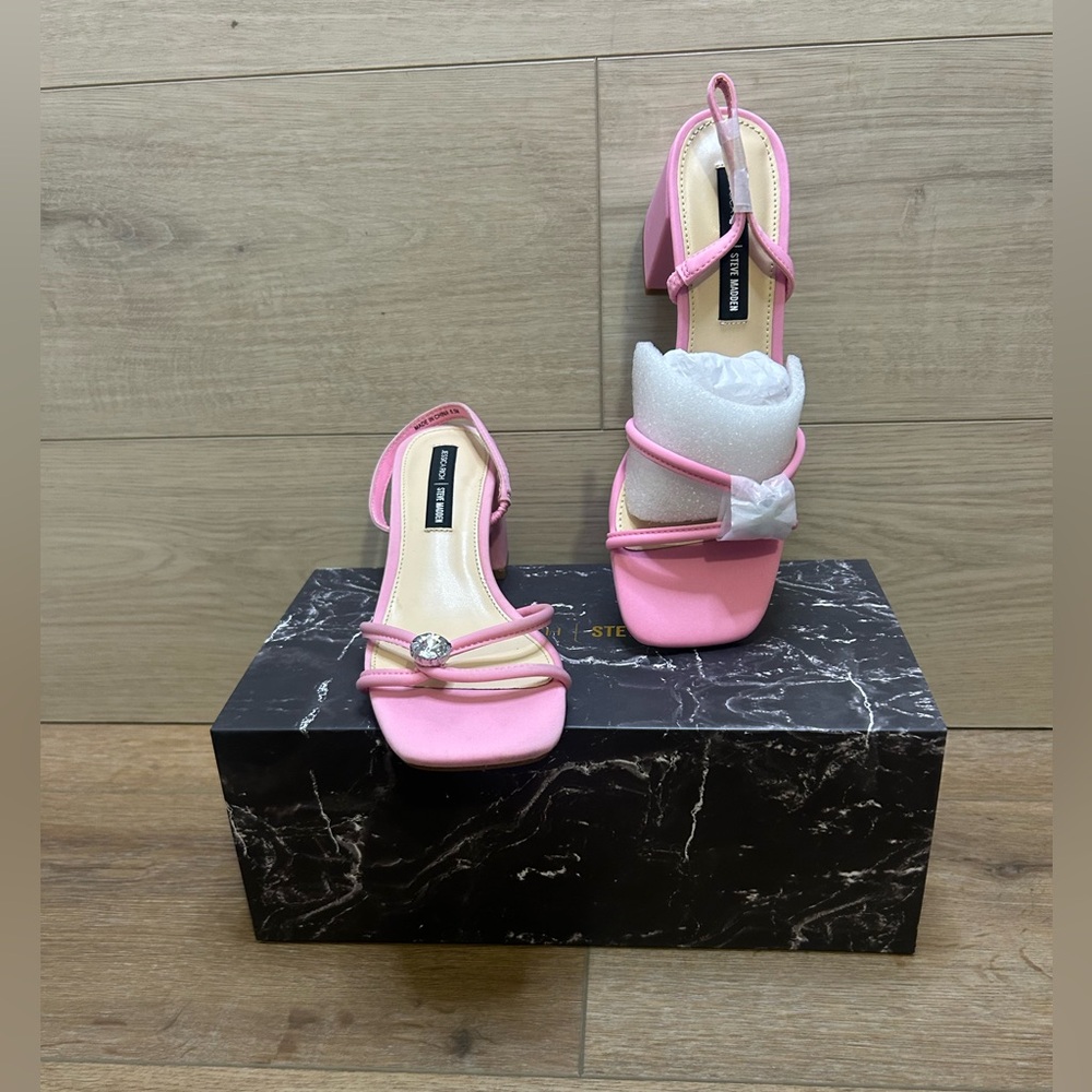 Jessica Rich Steve Madden "Anya" Pink Sandals
